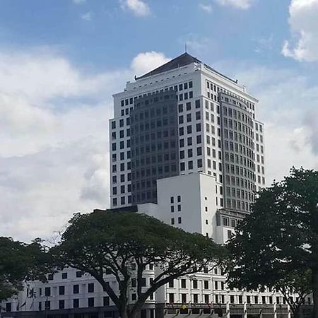 Merdeka Palace Hotel&Suites Kuching Buitenkant foto