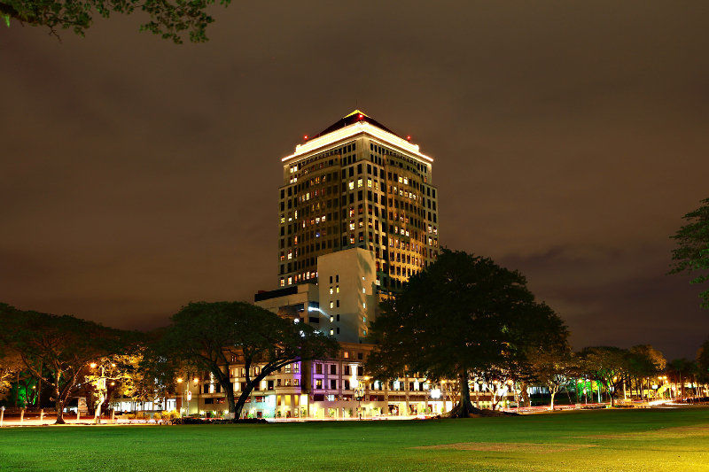 Merdeka Palace Hotel&Suites Kuching Buitenkant foto