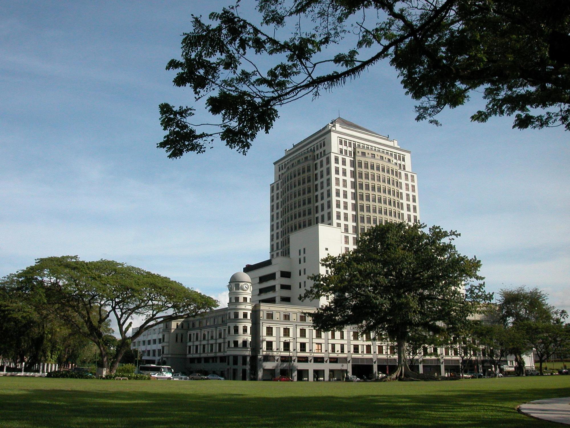 Merdeka Palace Hotel&Suites Kuching Buitenkant foto